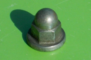 TOYOTA COROLLA 82-88 & 93-97 VALVE COVER ENGINE NUT CAP 90176-08007 OEM SPRINTER - Bild 1 von 6