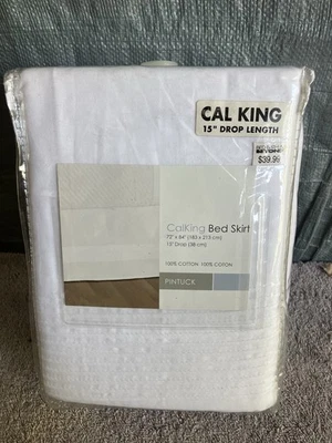 Falda de cama Keeco Pintuck blanca calza Foto 1 de 4