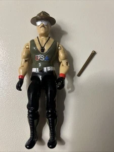 GI G.I. vintage Joe SGT MALAUGHTER 1985 Mail-Away con bastone stretto senza crepe WB - Foto 1 di 4
