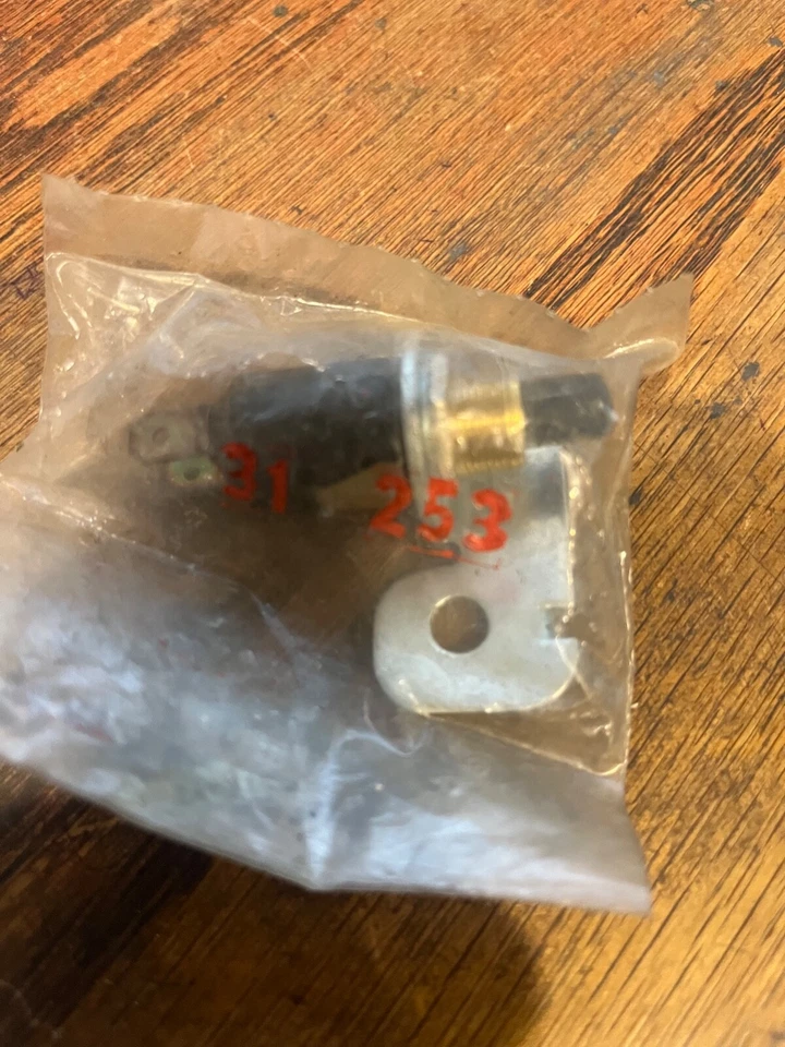  INTERRUPTOR DE SEGURANÇA ROTATIVO - NÚMERO DA PEÇA 31-253 - Imagem 1 de 1