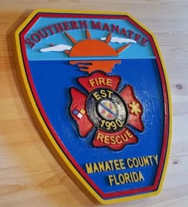 Letrero de placa de parche de madera enrutado 3D del Departamento de Bomberos Manatí del Condado Personalizado - Imagen 1 de 3