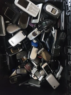 Lote de 400 Celulares De Colección SIN PROBAR Motorola Nokia LG Samsung Abatibles "LEER"  Foto 1 de 4