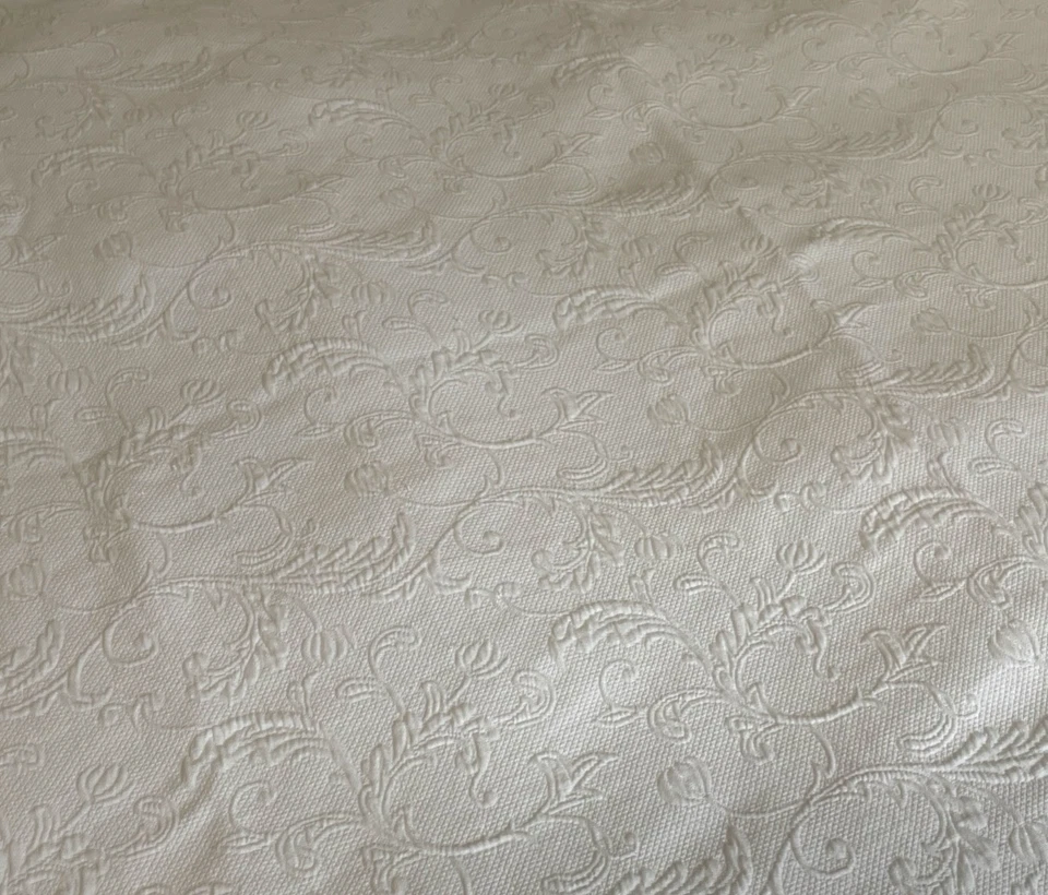 "Cobertor completo vintage Colchas Domingos Matelasse 81""x80"" blanco floral festoneado" Foto 1 de 4