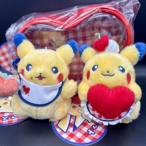 Pokemon Mascotte PIKACHU DINER Cuore e hamburger set 2 tipi e caccone - Foto 1 di 3