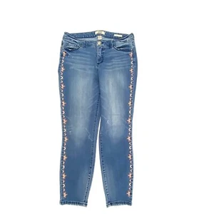 Vintage America Boho Capri Distressed Embroidered Women's size 6 Blue Denim Jean - Picture 1 of 4