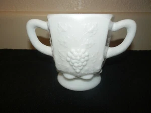 Westmoreland Milk Glass Paneled Grape 3 1/4" Open Sugar Bowl MARKED - Picture 1 of 4