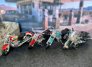 ποΈ Set modellini moto circa 1:18 - 4x Cruiser/Chopper - Maisto - Honda, Yamaha... - Foto 1 di 22
