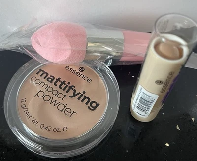 essence / - Mattifying - Compact -Powder +essece - Cover Stick+ Up Pinsel - Bild 1 von 2