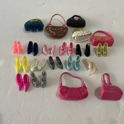 Zapatos Barbie patrón 13 pares y 7 carteras Foto 1 de 4