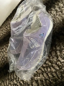 NIP Disney Store Lavender Eeyore Ladies Tennis Shoes Purple Athletic Sneakers - Foto 1 di 10