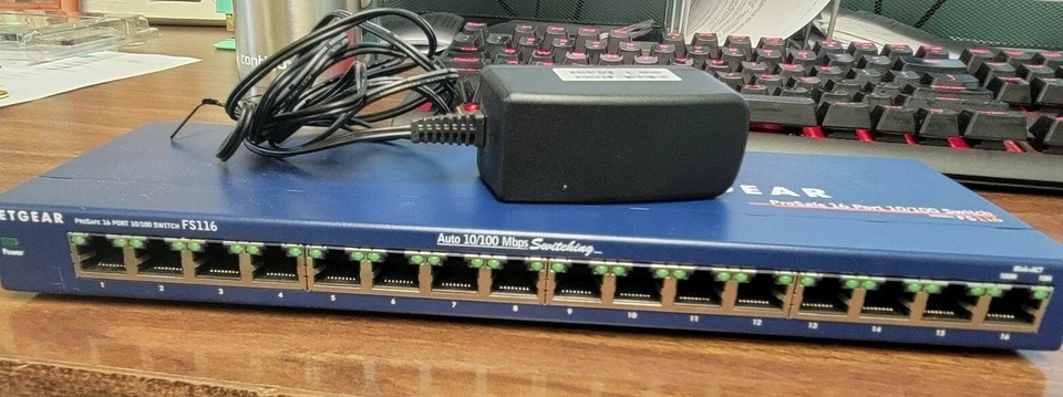 NetGear ProSafe FS116 16-Ports 10/100 Fast Ethernet Desktop Switch 16 port - Image 1 of 1