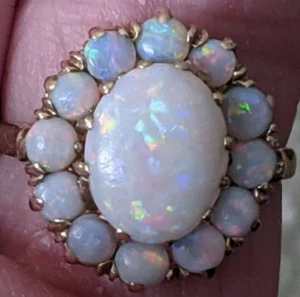 Hermoso anillo antiguo inglés con racimo de ópalo de oro de 9 quilates tamaño 6,75 - Imagen 1 de 7