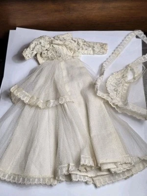 Vintage Barbie Clone UNEEDA WENDY doll wedding dress gown w/ rare veil - Image 1 of 4