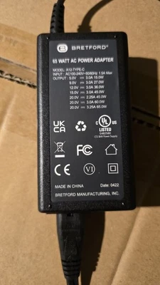 Cargador adaptador de corriente Bretford A-12 tipo C 65 vatios para iPad Pro y portátiles Foto 1 de 2