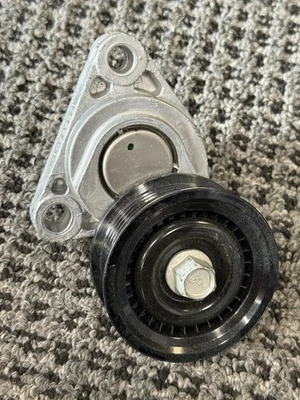 Genuine OEM AC Delco 12569301 Drive Belt Tensioner 6-Rib Serpentine Free Ship - Image 1 of 3
