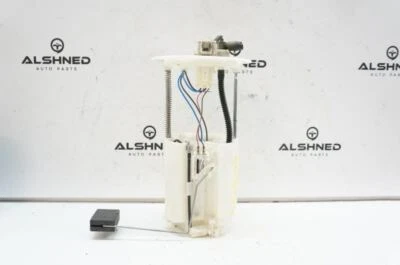 2016 Toyota Highlander Fuel Pump Assembly 77020-0E111 OEM  - Image 1 of 4