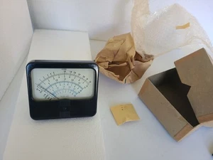 Multímetro vintage A&M P/N 124-153 MODELO 1600, NOS, estado caja abierta - Imagen 1 de 10
