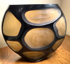 Vintage Art Glass Vase 8" x 9.5" Hand Etched Unique Beautiful! - Picture 1 of 8