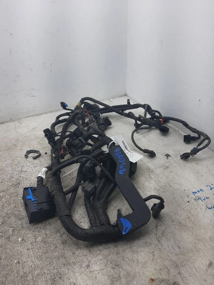 Arnés de cables del motor Buick Encore 2013 1,4 L tracción delantera automática Luv ID 95367475  Foto 1 de 4