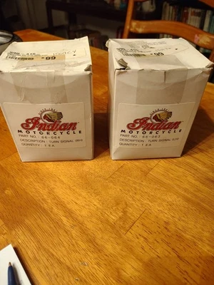 Gilroy Indian Turn Signals (LH)-(RH)   NEW O.E.M.  Scout - Spirit - Изображение 1 из 4