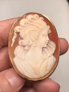 Grande ciondolo spilla vintage oro 18 kt conchiglia intagliata cammeo inciso a mano ITALIA - Foto 1 di 12
