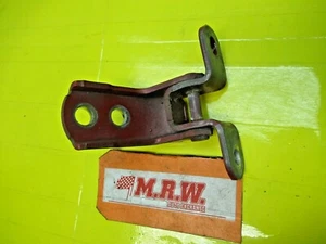 DOOR HINGE LOWER BOTTOM LEFT DRIVER SIDE LH for 00 01 02 03 04 05 MR2 SPYDER RED - Picture 1 of 5