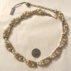 Vintage TRIFARI Faux Pearl Rhinestone Leaf Gold Tone Elegant Hook Necklace w/Tag - Picture 1 of 6