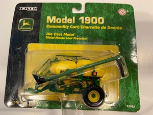 1/64 Ertl John Deere Model 1900 Commodity Cart #15082 - Picture 1 of 11