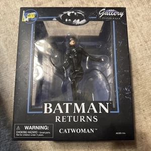 Diamond Select Toys DC Gallery Batman Returns Movie Catwoman PVC Statue !!!  - Bild 1 von 3