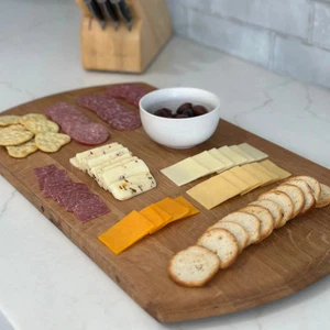 Weinfass Wurstwaren Brett | Personalisiertes Fasskopf Serviertablett - Bild 1 von 9