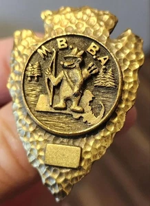 VINTAGE MA. ARROWHEAD ARCHERY SHOOTING PIN M.B. B.A. AWARD BADGE BOY SCOUTS ? - Picture 1 of 4