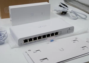 Ubiquiti UISP-S 8-Port Managed GbE Passive PoE Switch - Photo 1/1