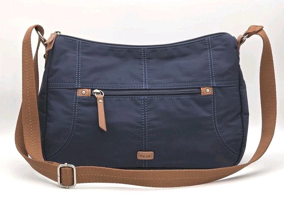 Bolso Bandolera The Sak Esperato Hobo Poliéster Correa Azul Marino Marrón Borde  Foto 1 de 4