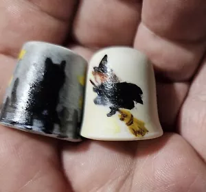 Two Hand-painted And Signed Halloween Collector Thimble - Picture 1 of 5