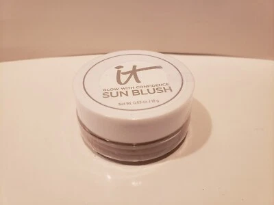 It Cosmetics Glow With Confidence Sun Blush + Bronzer #30 Sun Warmth 0.63 Oz - Imagem 1 de 2