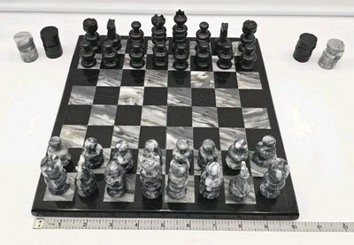 Juego de ajedrez y damas de mármol negro y gris Foto 1 de 4