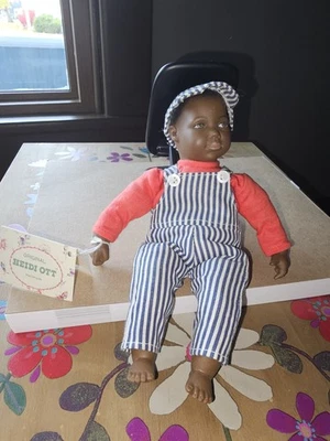 "Muñeca Heidi Ott de 8"" diseños suizos lindo niño cuerpo de vinilo y tela AA sin caja" Foto 1 de 3
