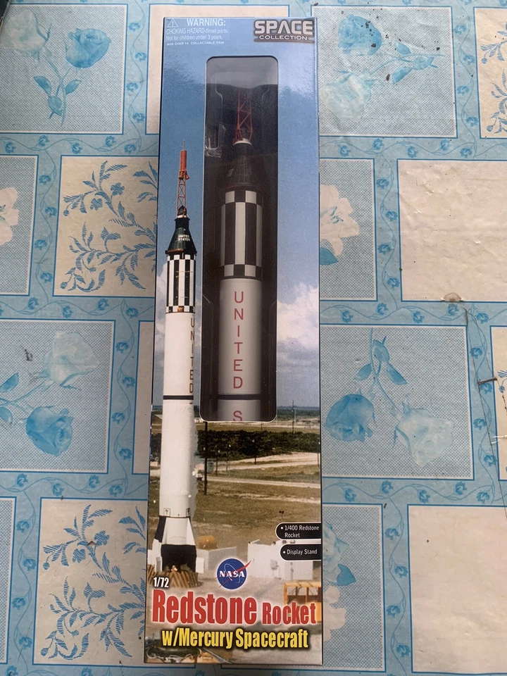 Redstone Rocket w/ Mercury Spacecraft Model - Dragon Wings 50403 - 1/72 - Immagine 1 di 2