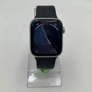 GPS Only Apple Watch SE 1st Gen 44MM Silver Aluminum Black Sport Band MKQ43LL/A - Photo 1 sur 9