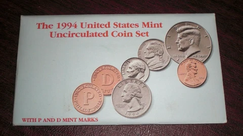 1994 UNITED STATES MINT UNCIRCULATED COIN SET - WITH P & D MINT MARKS-BRAND NEW Cover