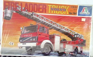 Italeri 1/24 Scale Fire Ladder Truck (Iveco Magirus KLK 23-12) Model Kit 784 - Picture 1 of 2