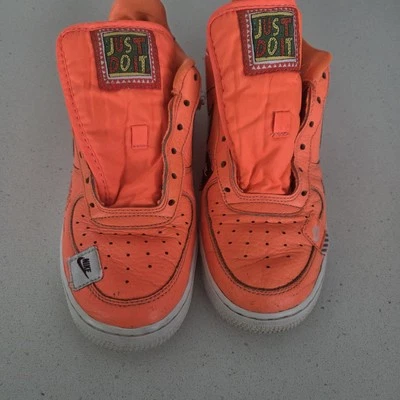 Nike Air Force 1 Low Naranja Edición Just Do It Juvenil Talla 6.5Y Faltan cordones Foto 1 de 4