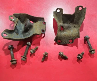 Задний амортизирующий кронштейн 2010 Chrysler Town And Country левый и правый - Изображение 1 из 4