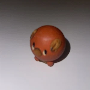 Kleines rundes handbemaltes Holzschwein Made in Sweden ?Vintage? Ca. 1 Zoll - Bild 1 von 9