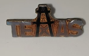 Vintage Houston Oilers Lapel Pin Hat Texas Football Gold W/ Silver Oil Well - Picture 1 of 3