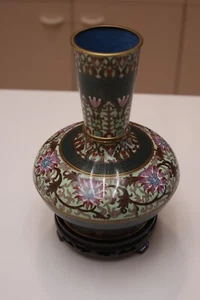 Vaso Jingfa Cloisonné - Stile Dinastia Ming con supporto in legno - Foto 1 di 10