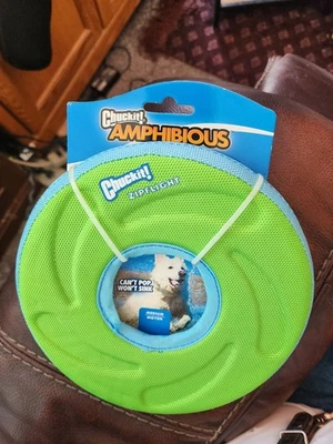 Chuckit! ZIP FLIGHT AMPHIBIOUS FLYING RING Floats Dog Fetch Toy MEDIUM - Image 1 of 4