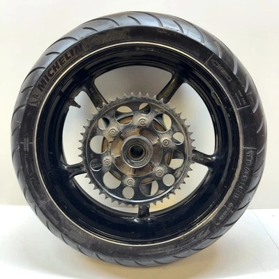 Yamaha YZF R6 2005 llanta trasera con neumático Foto 1 de 4