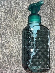 Bath & Body Works Faceted GREEN Glass Foaming Soap Dispenser Holder x 1 - Picture 1 of 3