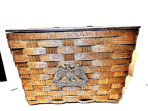 Handmade Rare Vintage Putney Basketville Vermont Picnic Basket American Eagle Cover